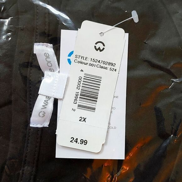 New With Tags Women's Black Yeti To Party Scoop Neck Short Sleeve Holiday Tee - Picture 8 of 8